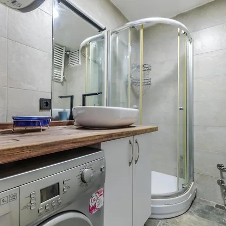 Exquisite Flat Near Moda Coast In Kadikoy